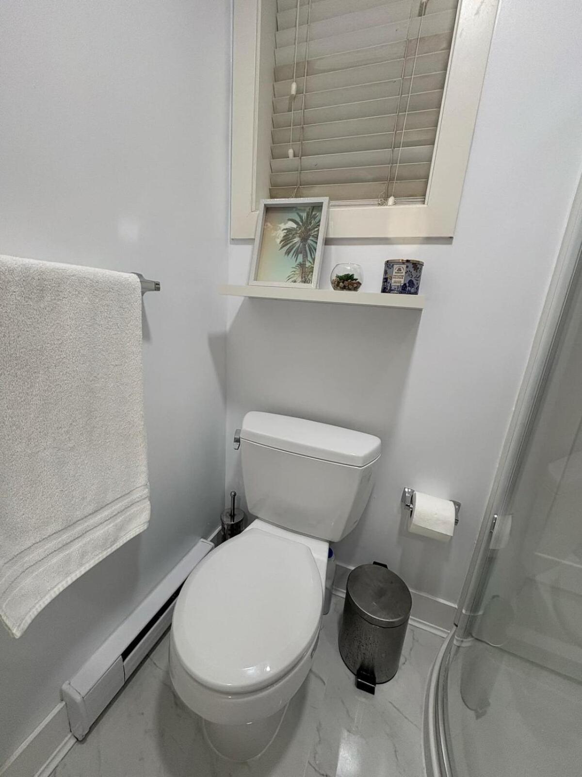 Guest Room With Private Bath In Langford Βικτώρια Εξωτερικό φωτογραφία